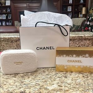 Chanel Beauty Set - White and Gold